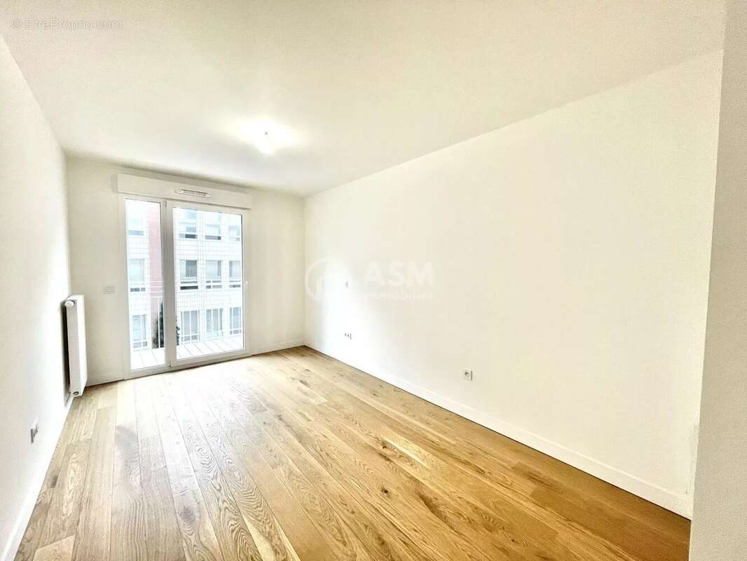 Appartement à LEVALLOIS-PERRET