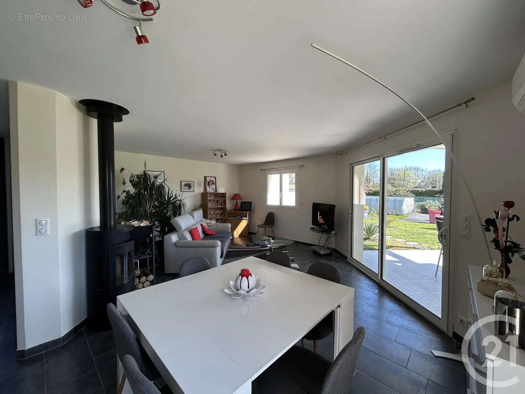 Maison 162 m² à Camps-Sur-L'isle  - photo 4