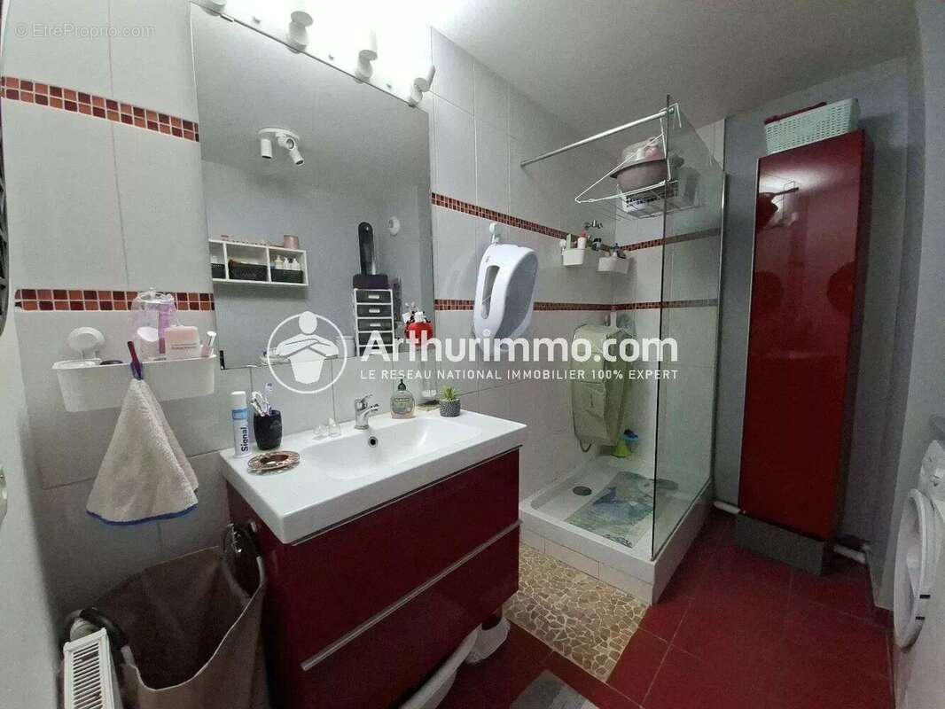 Appartement à SAINT-PIERRE-DU-PERRAY
