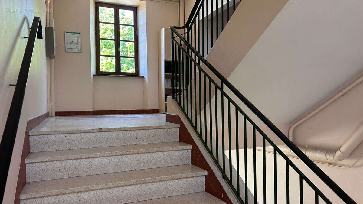 Bien rare en Aveyron : Ancien Couvent du XVIIIe Rénové en Grand Gîte & Bar Restaurant : - photo 14