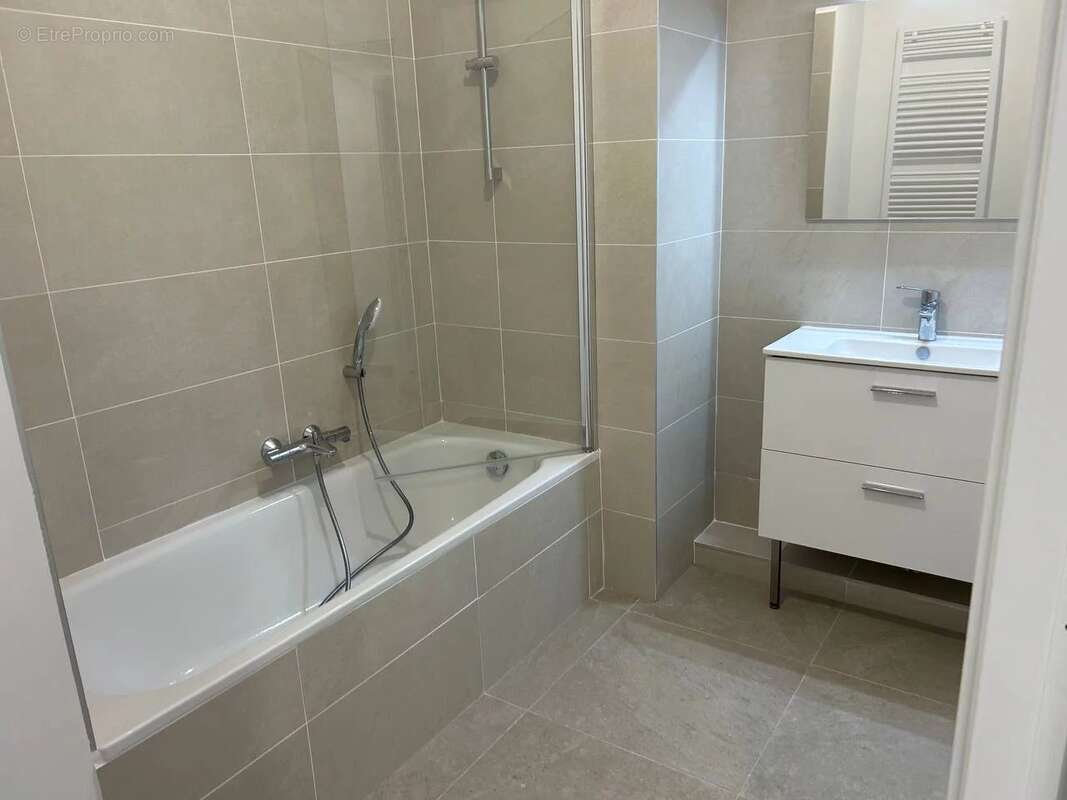 Appartement à VILLENEUVE-LOUBET