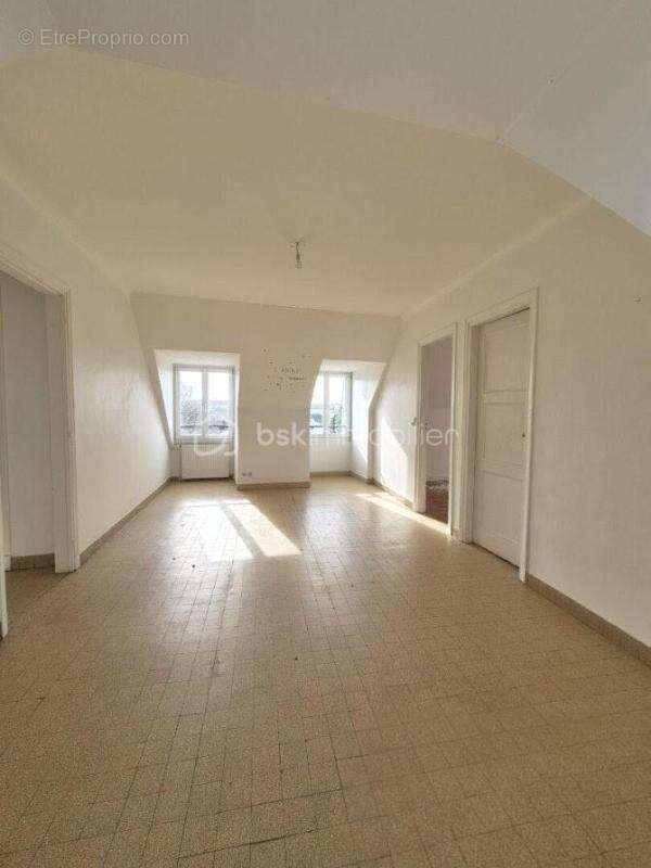 Appartement à LASSAY-LES-CHATEAUX