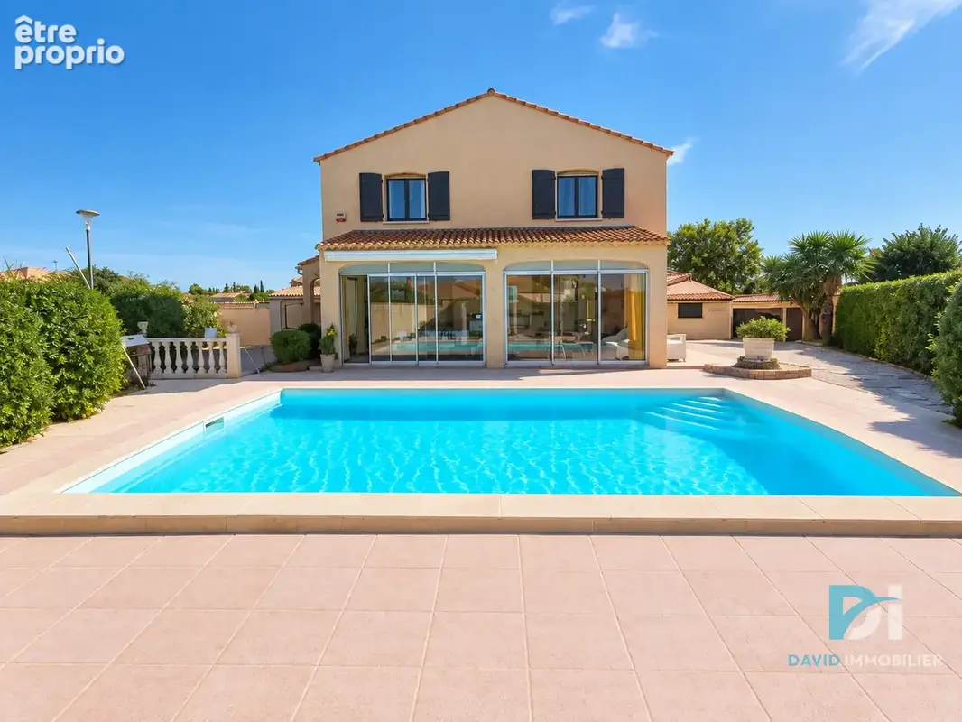 VIAS   Villa familiale avec piscine chauffée dans un environnement calme - photo 3