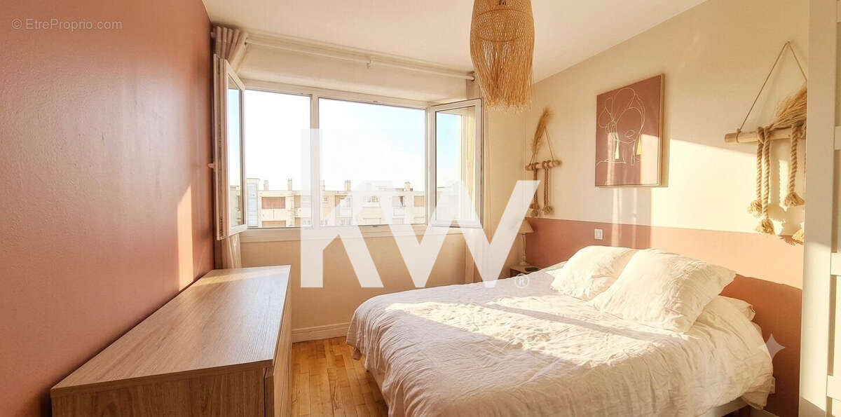 Appartement 77 m² à Saint-Etienne  - photo 6