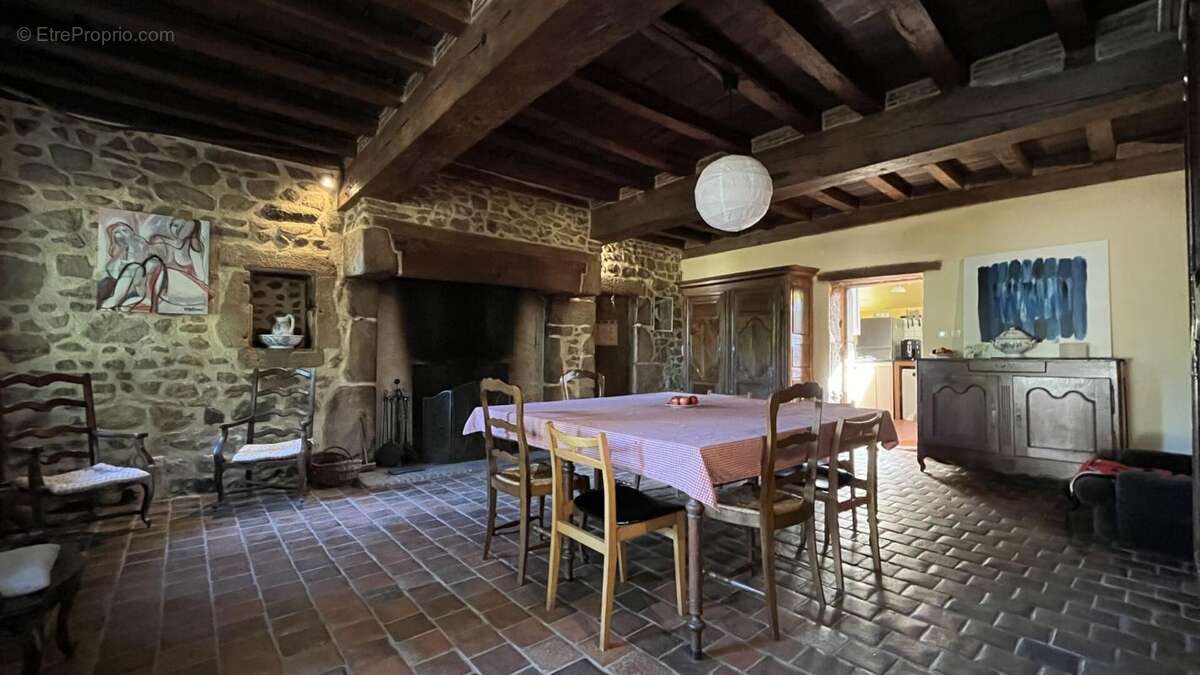 Demeure historique du 18ème avec dépendances dominant la vallée de l'Arroux - photo 13