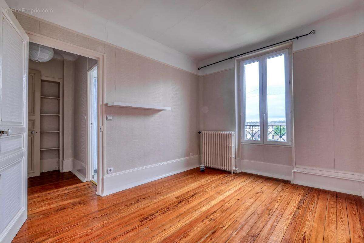 Maison à SAINT-LEU-D&#039;ESSERENT