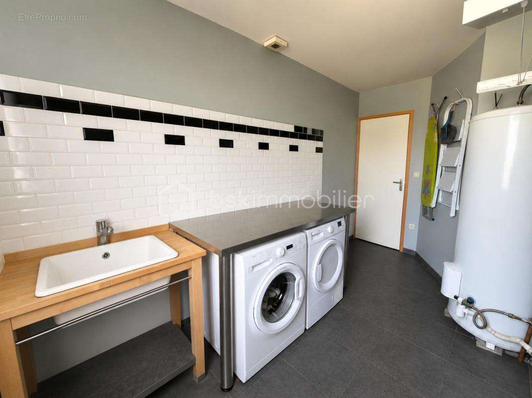  Coup de cœur assuré – Maison familiale sur sous-sol complet, piscine et grand jardin - photo 12