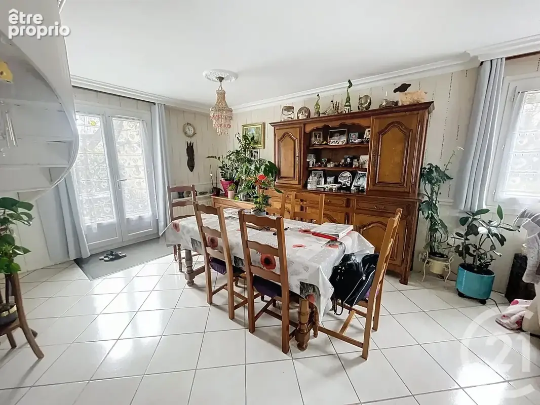 Maison 100 m² à Saint-Germain-Laval  - photo 4