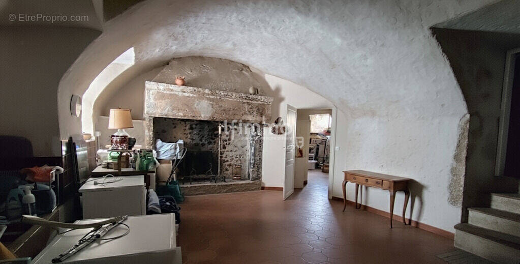 Appartement à PEYRUIS