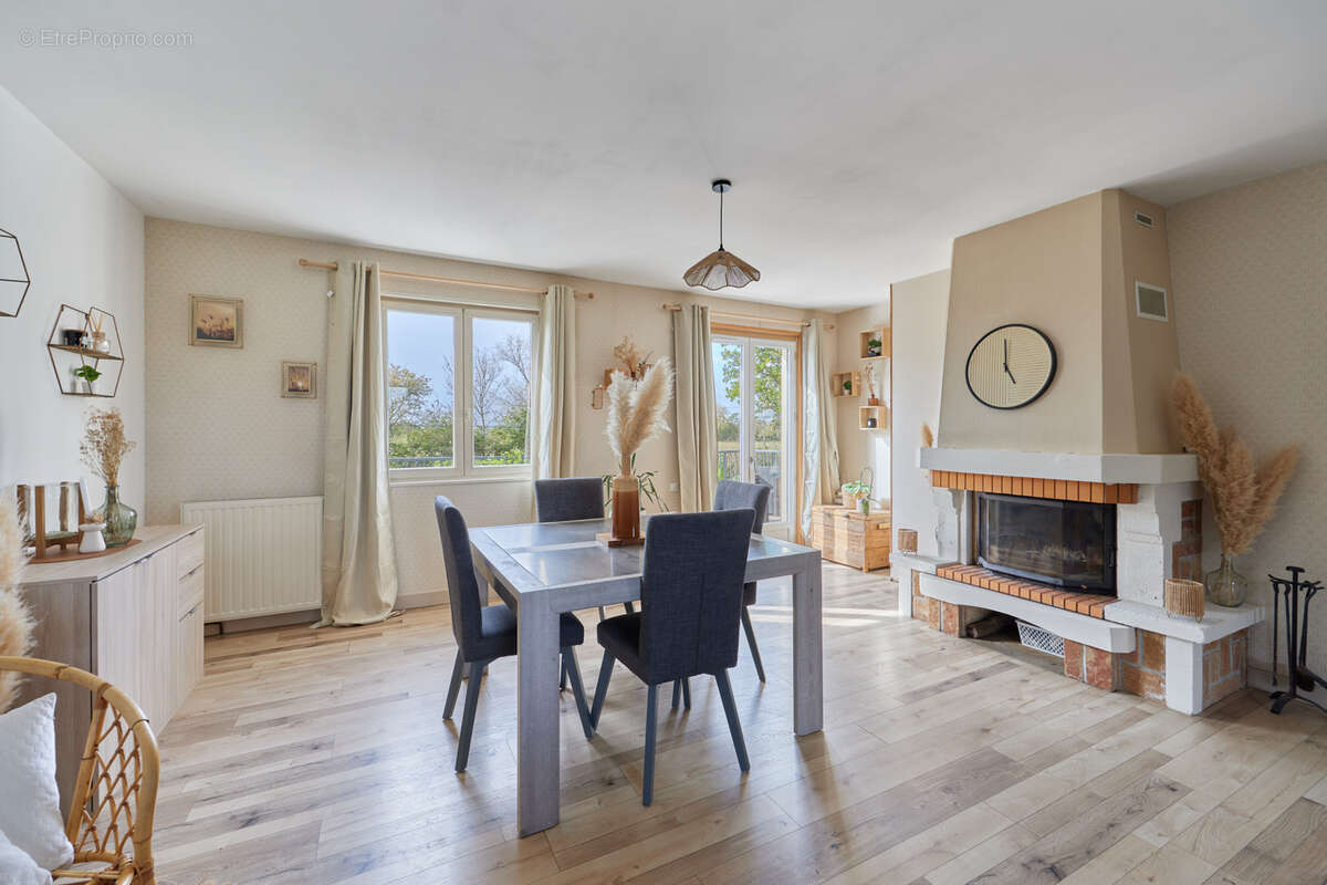 Maison à SAINT-PIERRE-SUR-DIVES