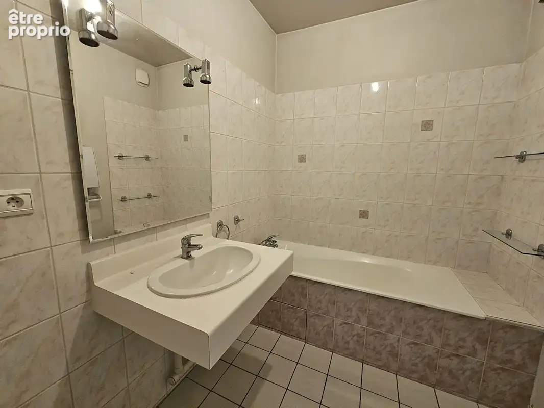 Appartement avec terrasse, garage et ascenseur / Idéal premier achat ou investissement locatif - photo 9