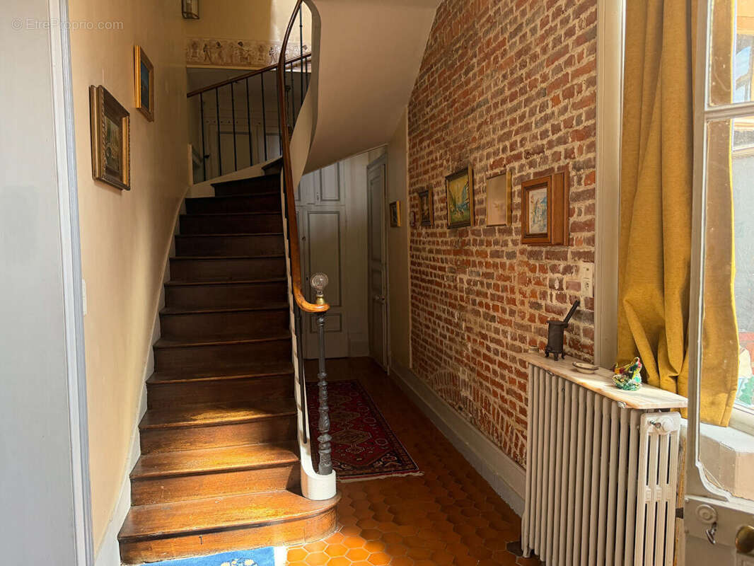 Maison à SAINS-RICHAUMONT