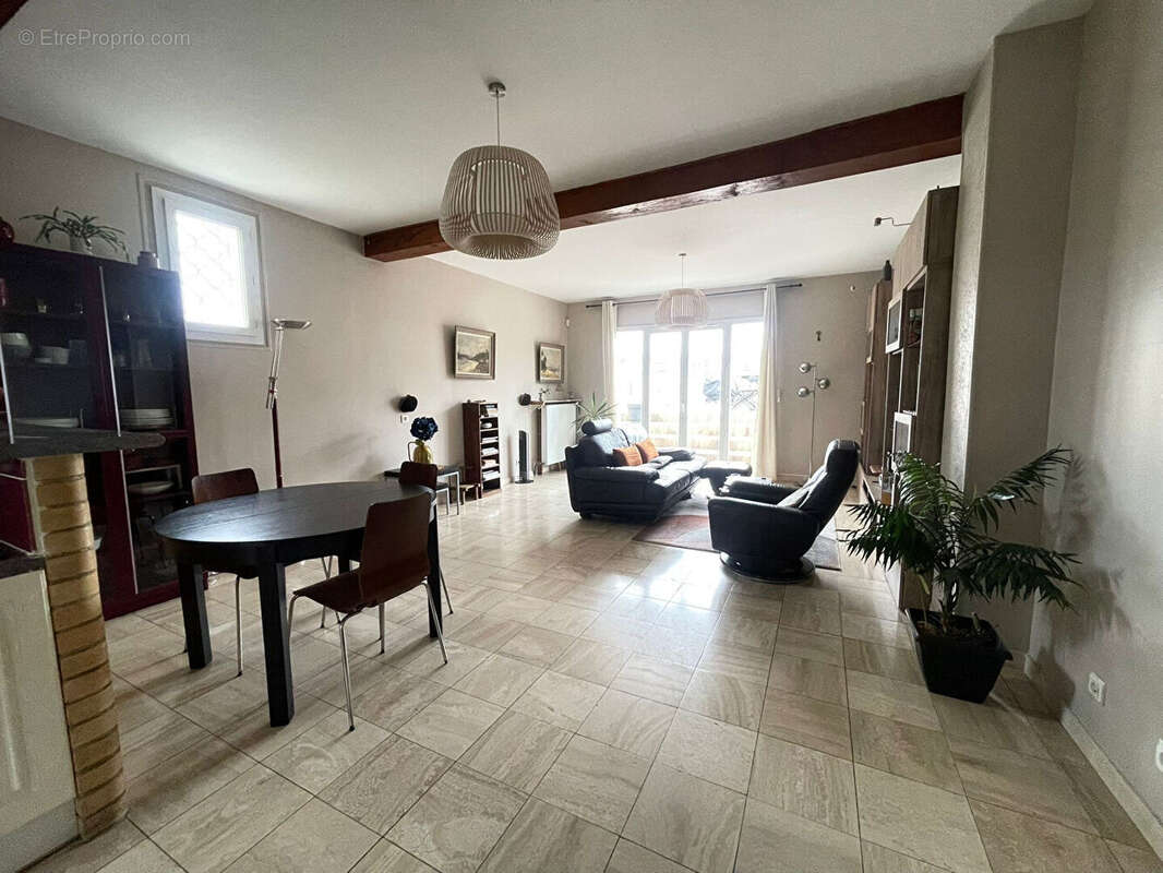 Maison à SARTROUVILLE