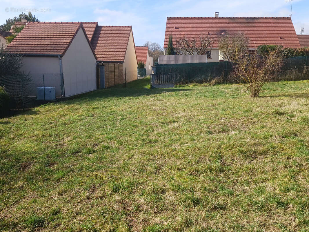 Terrain à BEAUNE-LA-ROLANDE