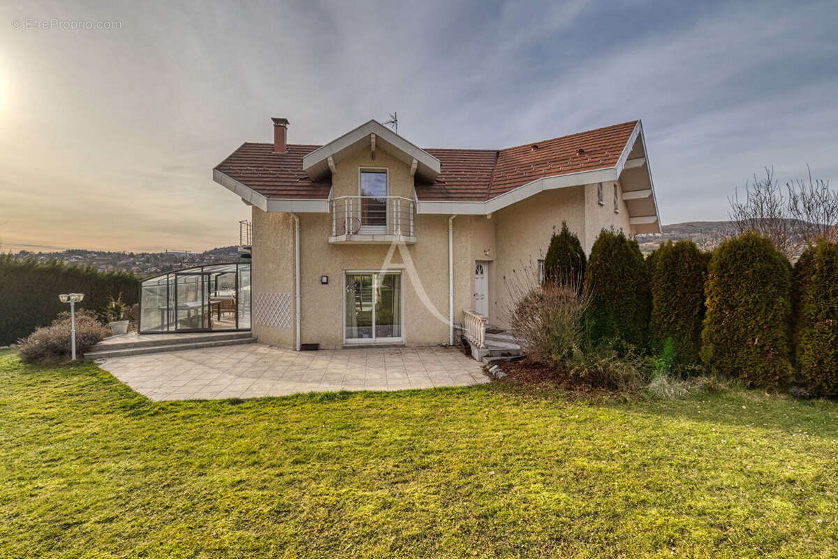 Maison saint-martin-bellevue  154m², (244 m² au sol) - photo 5