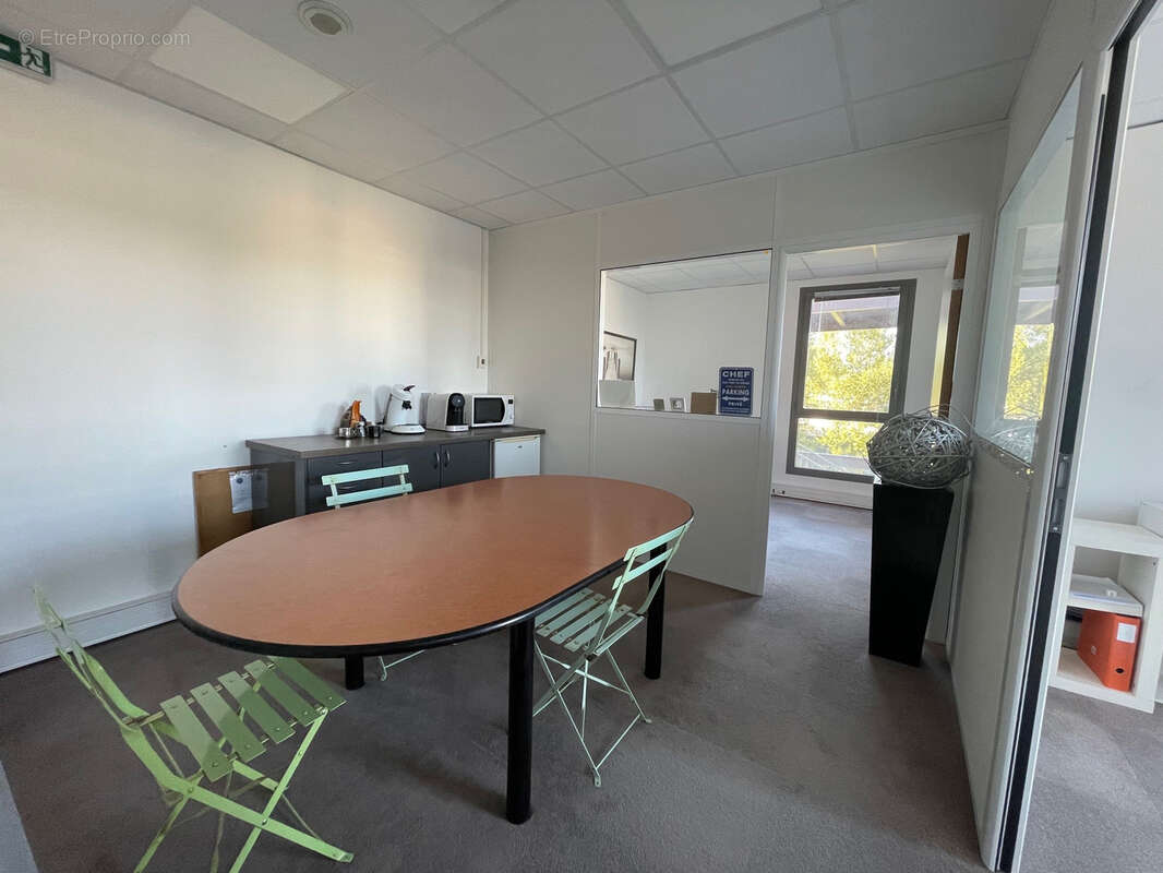 Commerce à FRANCHEVILLE