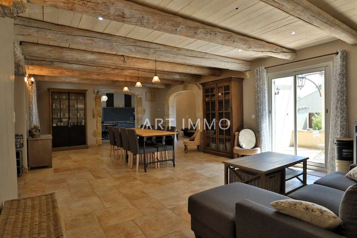 Maison à SAINT-SATURNIN-LES-APT