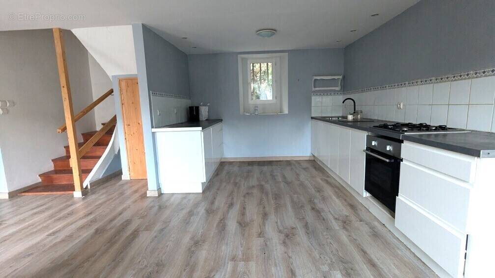 Maison à SAINT-MARTIN-DES-CHAMPS