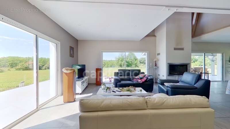 Maison à MAUVEZIN-SUR-GUPIE