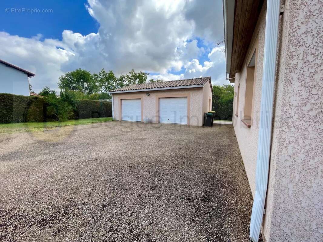 Maison de plain pied avec piscine à Brax - photo 13