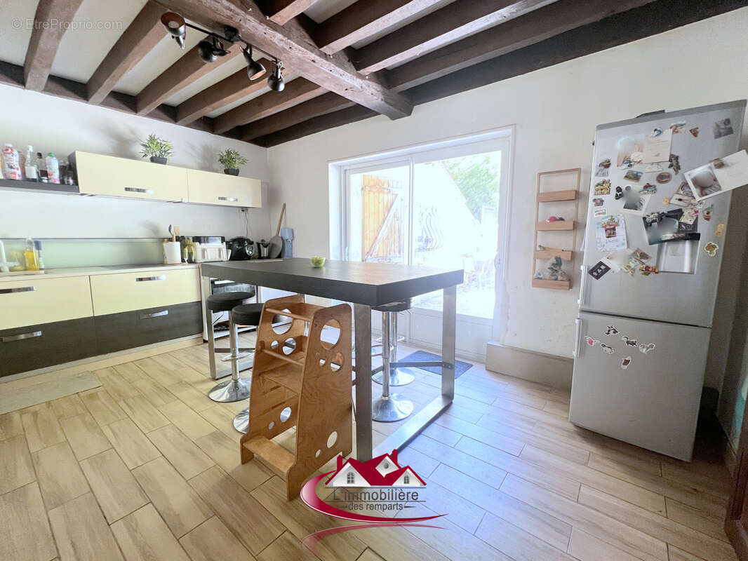 Maison ancienne sur plus de 2500 m2 de terrain - photo 4