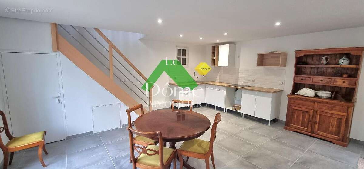 Maison 265 m² à Nesles-La-Vallee  - photo 8