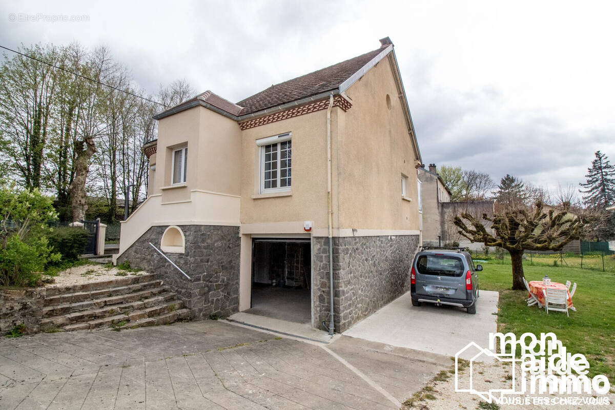 Maison à THIVIERS