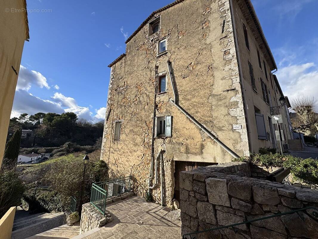 Appartement à MONTFERRAT