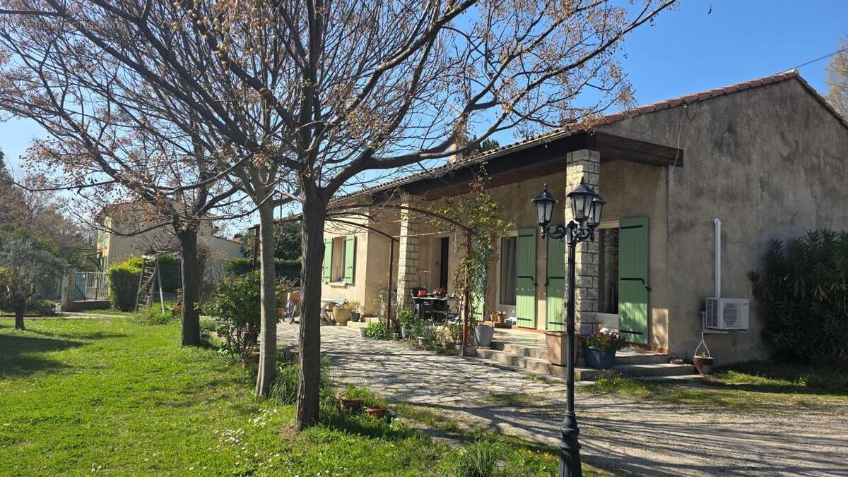 Maison à PELISSANNE