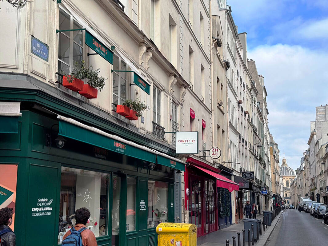 Commerce à PARIS-6E