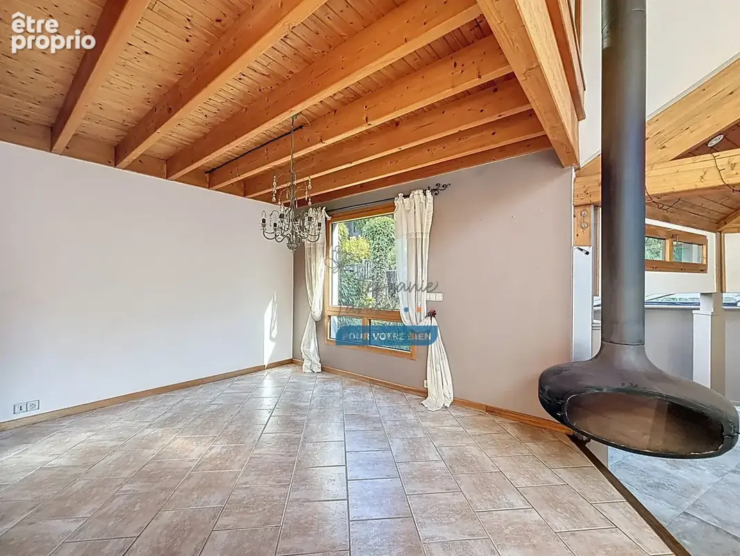Maison 250 m² à Noiseau  - photo 9