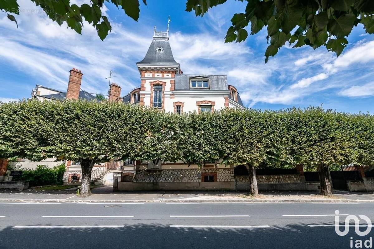 Photo 1 - Commerce à FONTAINEBLEAU