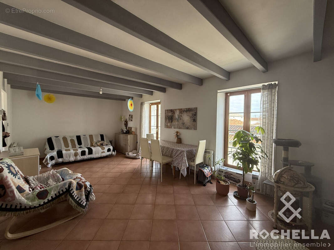 Maison 182 m² à Nere  - photo 3