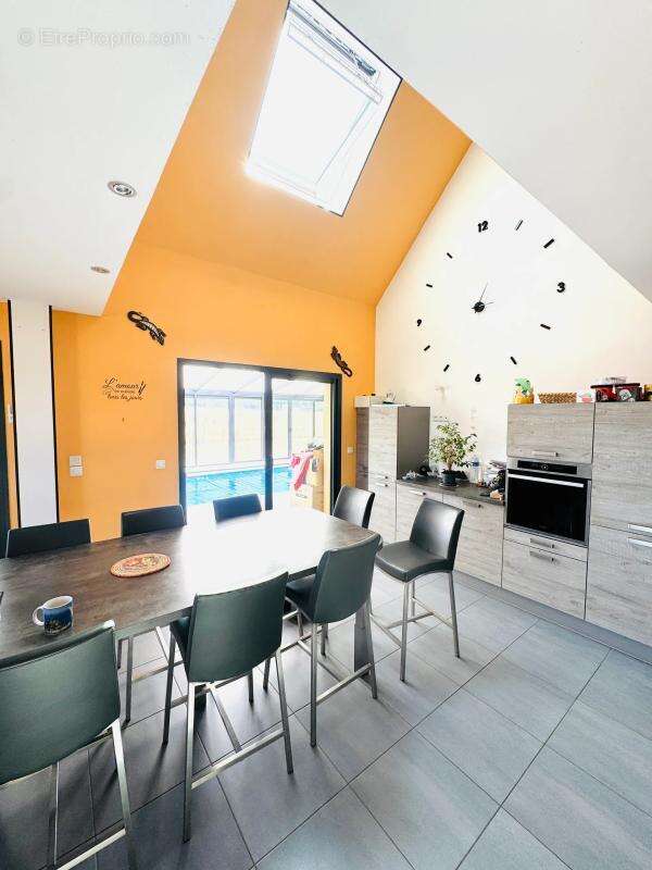 Maison de 5 pièces de 125 m² à Sainte-Foy - photo 4