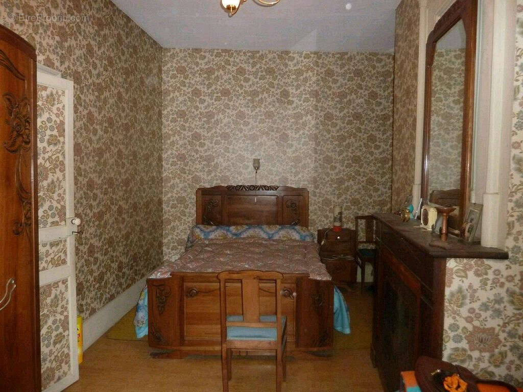 Maison à PUY-L&#039;EVEQUE