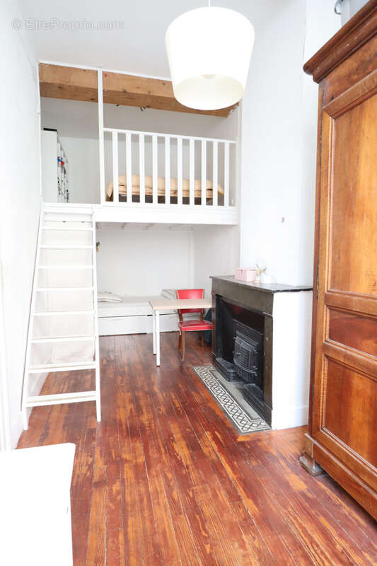 T2 bis - prox place morel - 70 m2 - photo 9