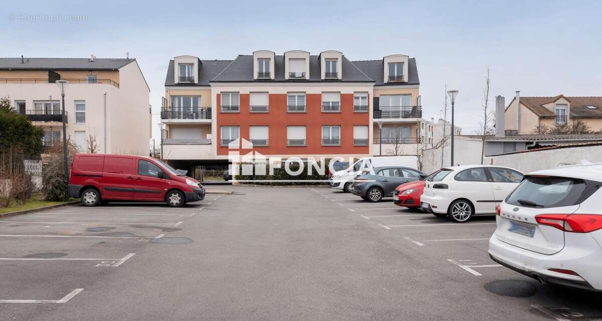 Appartement à SAINTE-GENEVIEVE-DES-BOIS