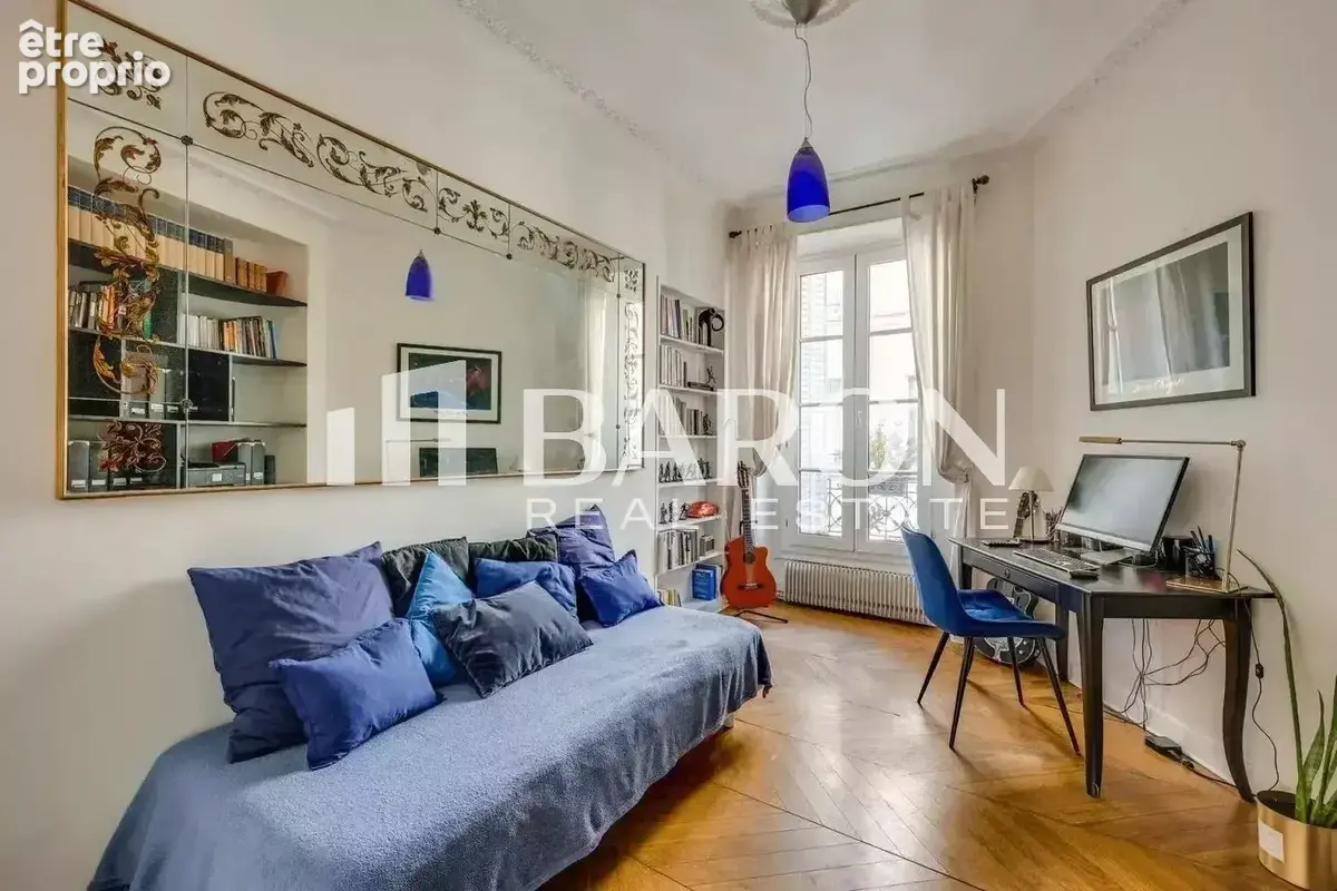 PARIS IXe - 130 m² - 5 pièces - 3 chambres - photo 11