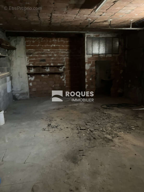 Bédarieux, à vendre belle maison de ville composée de deux appartements loués ! - photo 8