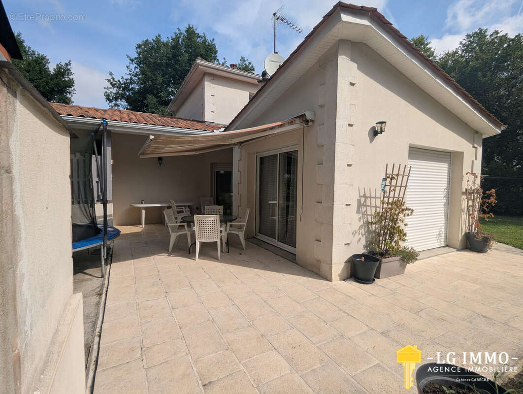 Maison à OZILLAC