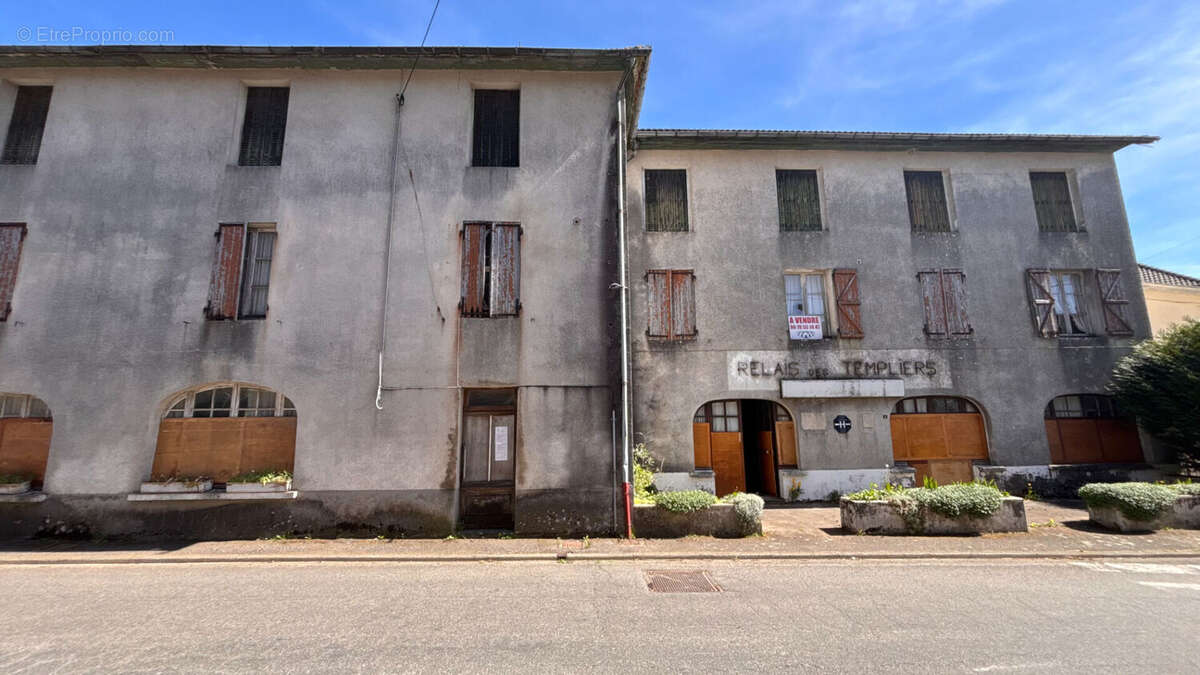Maison à LATRONQUIERE