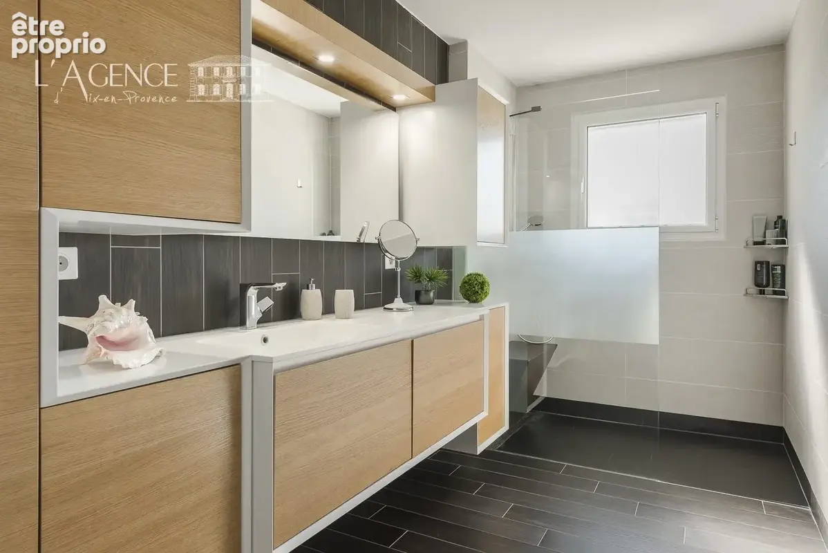 Maison 6 pièces 232 m² à vendre à Marseille-11e (13011) - photo 9