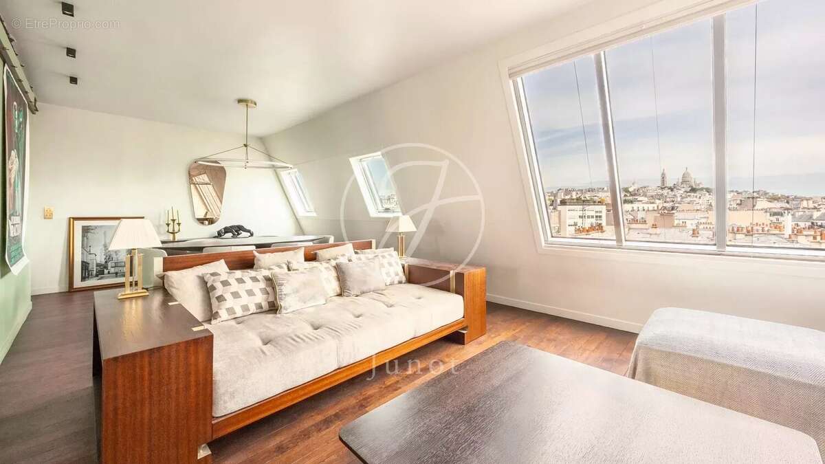 Appartement à PARIS-18E