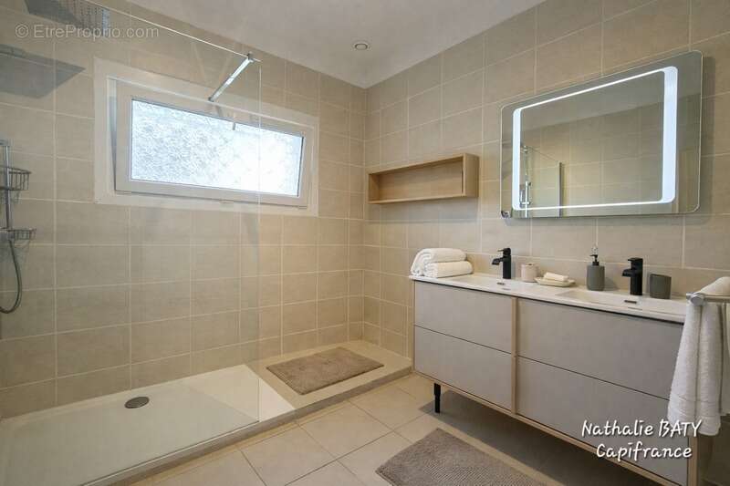 Rare à la vente - Spacieux appartement 150 m² – 7 pièces – 4 chambres – Terrasse, balcon, jardin – Dépendances – Ugine - photo 13
