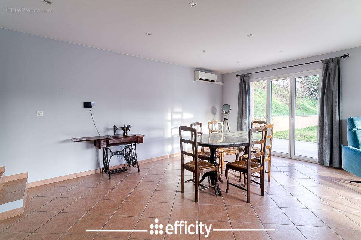 Maison à CHASSE-SUR-RHONE