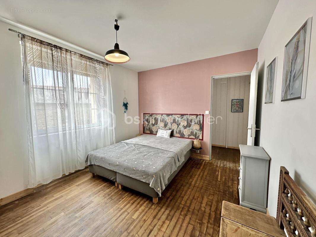 RARE À POULDREUZIC – 212 m² habitables – Dépendance – Jusqu'à 3 habitations indépendantes - photo 12