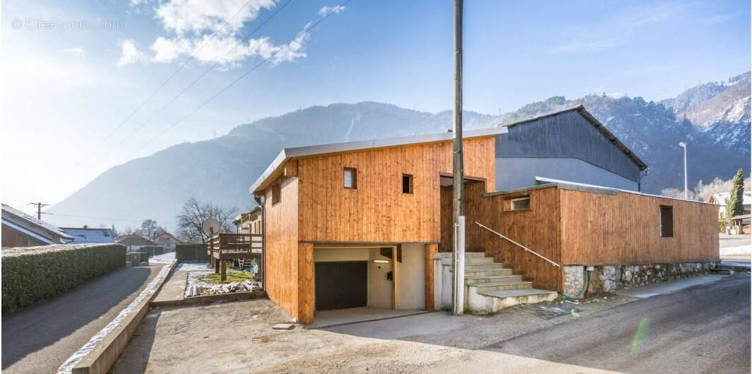 Appartement à SAINT-PAUL-SUR-ISERE