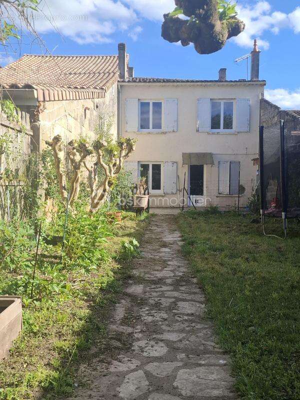 Maison à CASTILLON-LA-BATAILLE