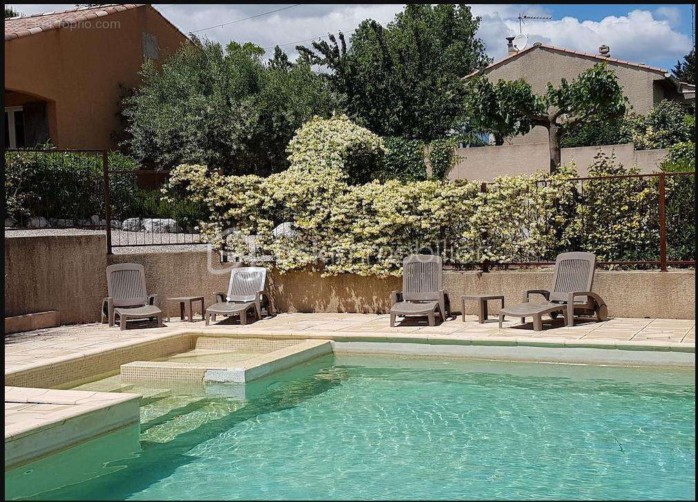 Appartement de 33 m2 avec piscine, place de parking et cave - photo 2