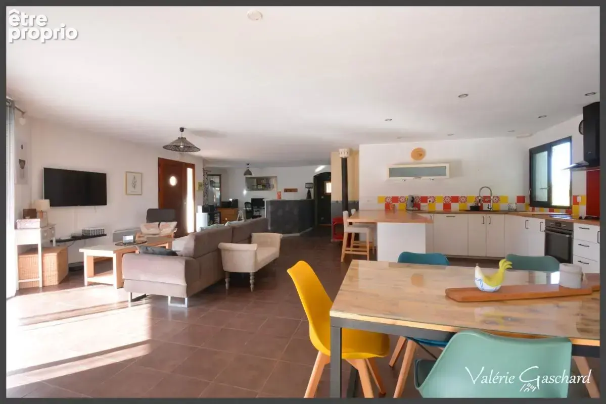 Ménesplet (proche Montpon-Ménestérol) Maison de  130 m² en parfait état - photo 13